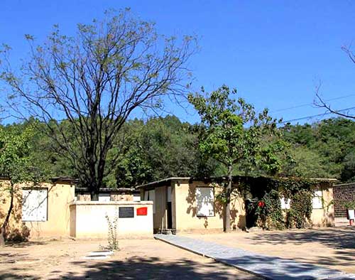 西柏坡红色教育基地 百名干部研学写万字感悟揭魔力
